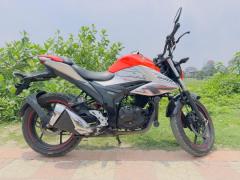 Suzuki Gixxer Dual Disc Dual Tone